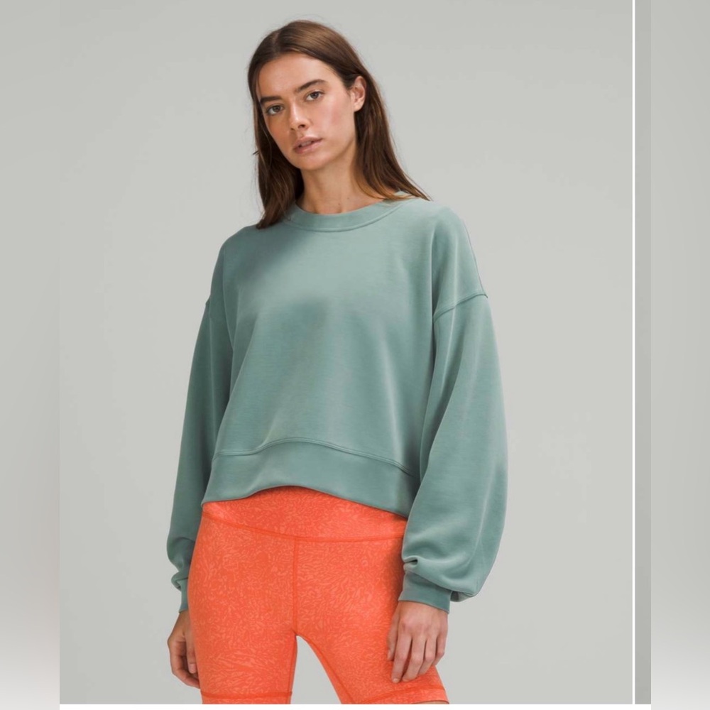 Lululemon Perfectly Oversized Cropped Crew *Softstreme™
Tidewater Teal